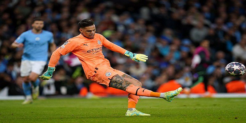 Ederson Moraes là thủ thành trụ cột hiện tại trong các thủ môn của Man City