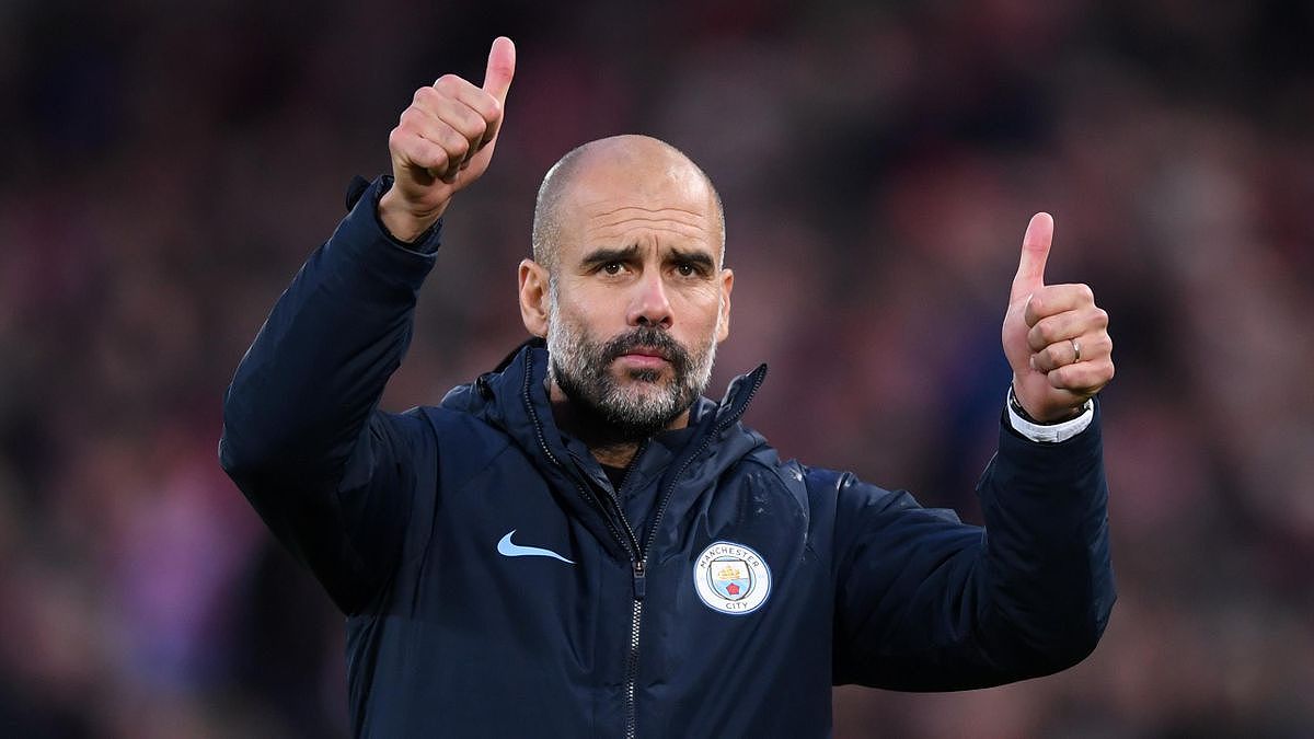 Huấn luyện viên Josep Guardiola