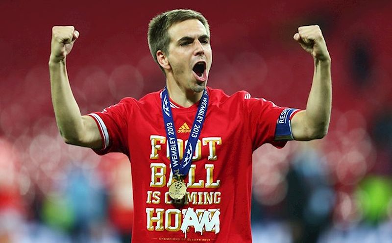 Philipp Lahm ăn mừng chiến thắng